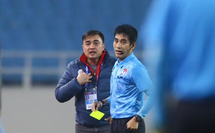 Bối Cảnh Đội Bóng